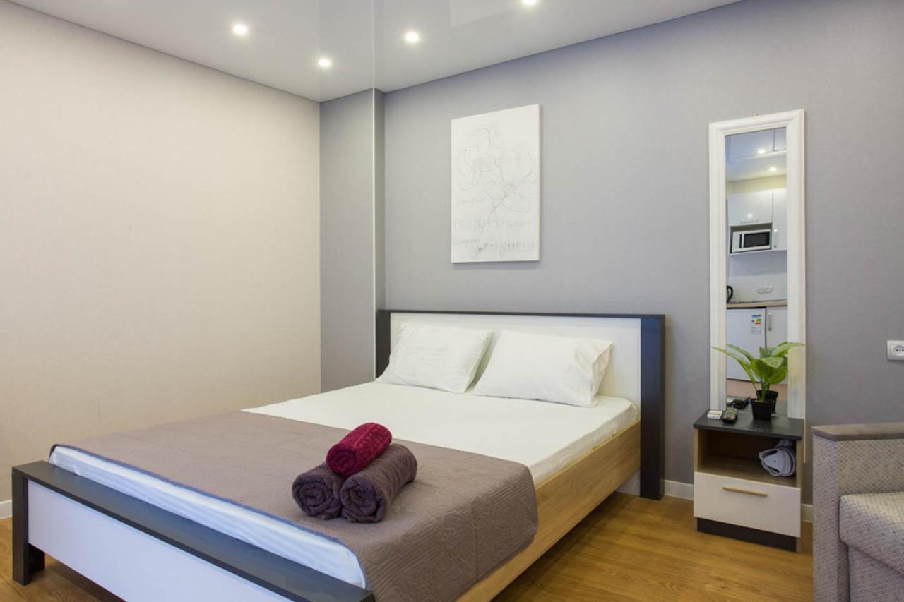 Studio Near Metro Yaroslava Mudroho, Universytet - Mykoly Khvylovoho Str 5-3 Kharkov Luaran gambar