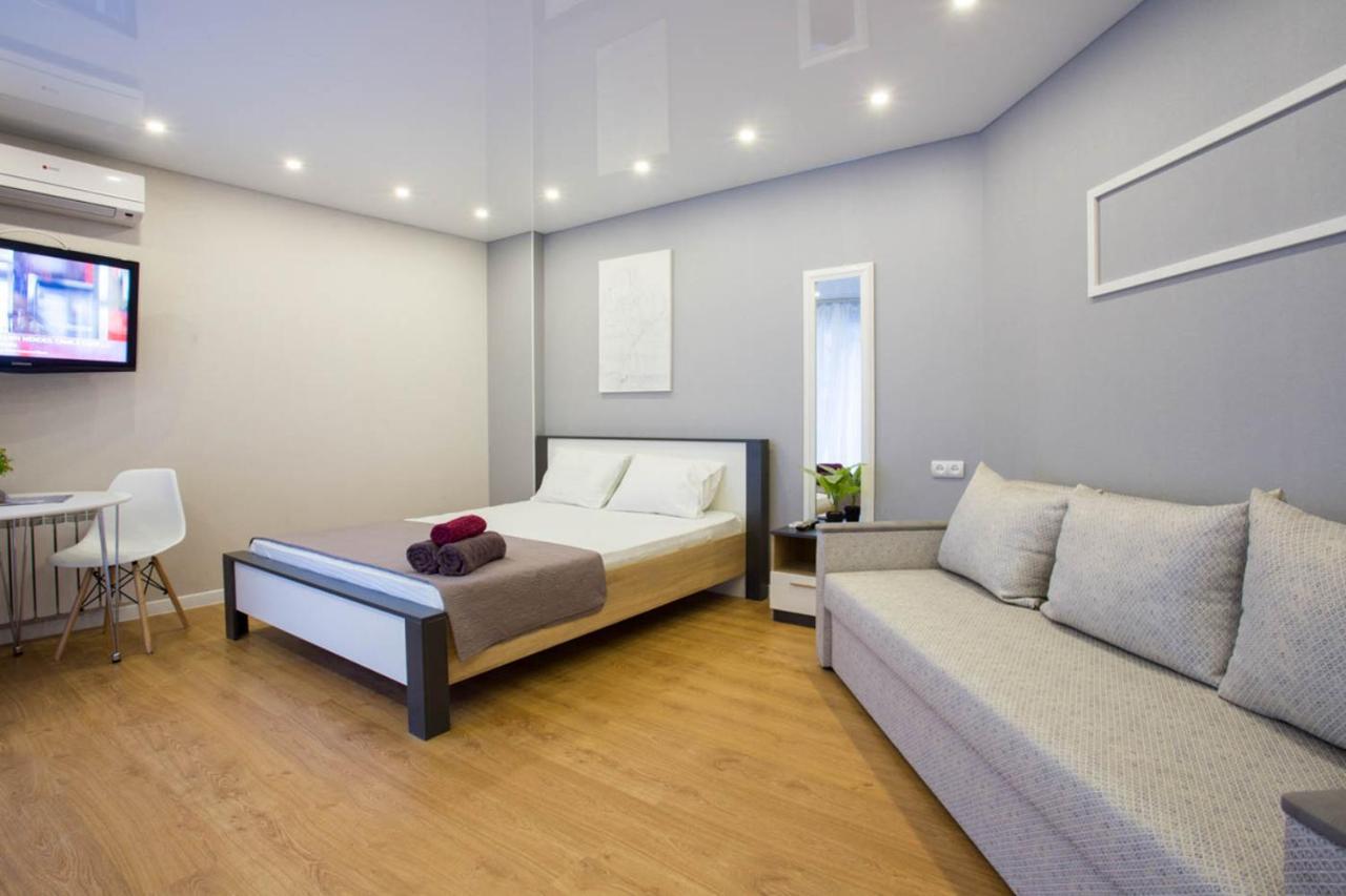 Studio Near Metro Yaroslava Mudroho, Universytet - Mykoly Khvylovoho Str 5-3 Kharkov Luaran gambar